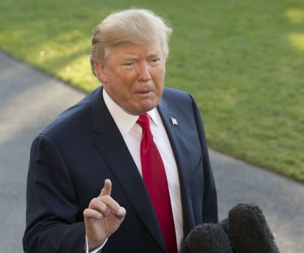 Trump Touts Tax Reform, Cracks Dems in Interview With Howie Carr