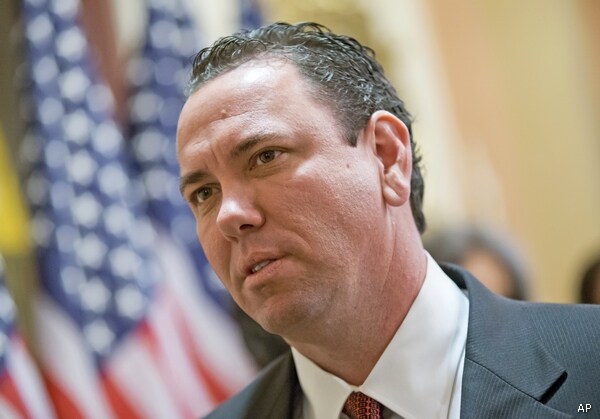 Kissing Congressman Won't Seek Re-election