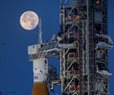 Artemis Delay Puts US in 'Dead Heat' With China in Moon Race
