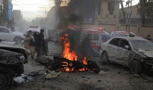Suicide Bomber in SW Pakistan Kills 8 at Islamist Rally