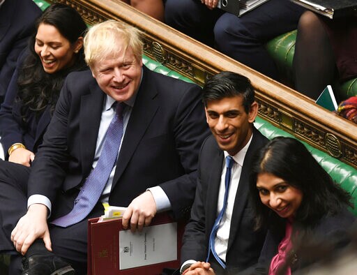 UK Opens EU Trade Talks with Threat to Walk Away