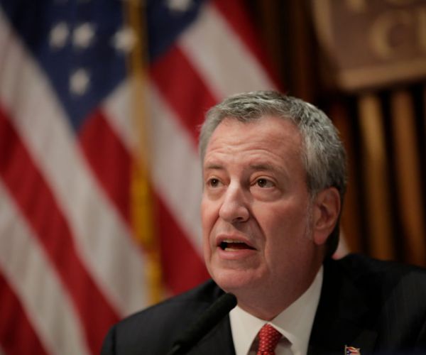 NYC Mayor Will Let Inmates Make Phone Calls for Free