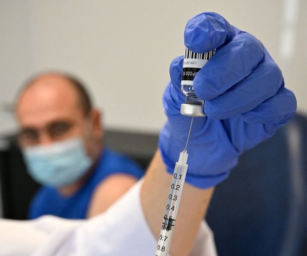 White House to Encourage COVID Boosters, Flu Shot This Fall