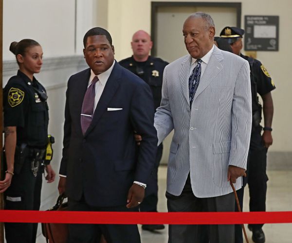 Bill Cosby Is Too Blind to Defend Himself, Lawyers Say
