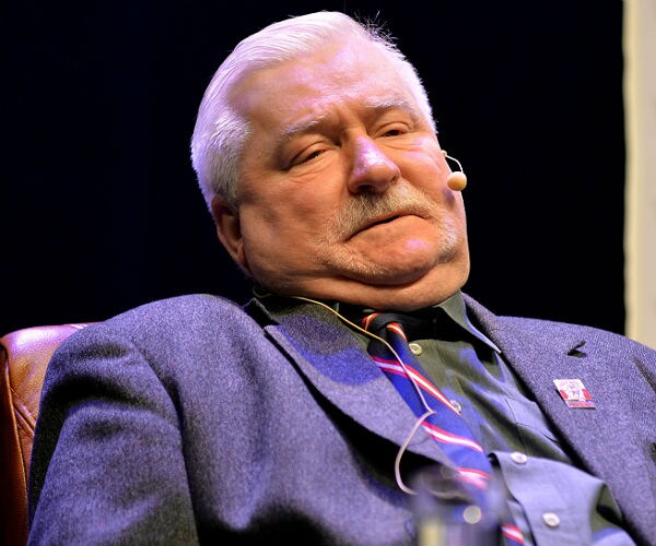 Polish Freedom Icon Lech Walesa Leaves Hospital