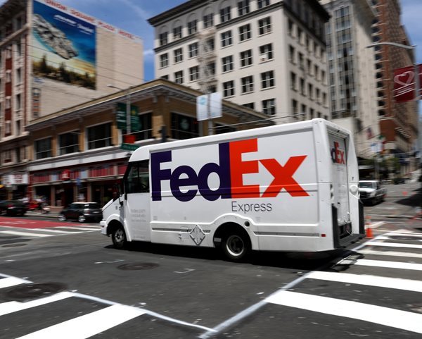 FedEx Profit Drops as Demand Swoon Outpaces Cost Cuts
