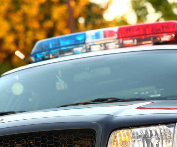 Six Cops Injured Helping Suicidal Man on Fire