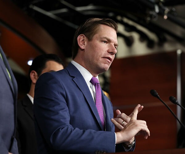 Swalwell Calls on Democrats to Fight Trump's Tax Plan