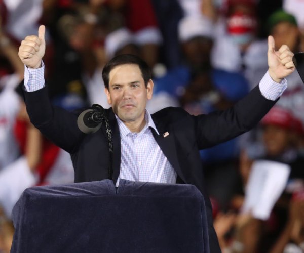 sen. marco rubio speaks at a rally