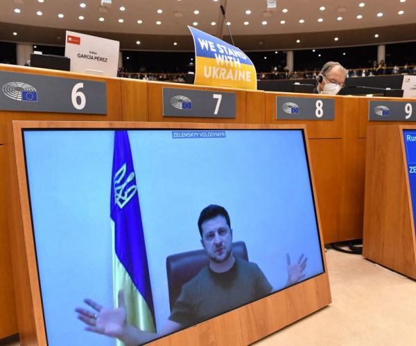 George W. Bush: Ukraine Showing Backbone World 'Sorely Needs to See'