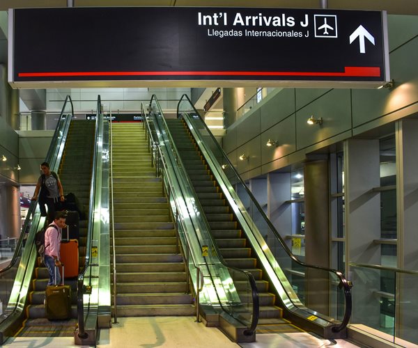 US to Ease Travel Restrictions  on Foreigners, Require Proof of Full Vaccination