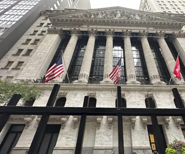 Wall Street Climbs Ahead of a Big Week for Big Tech