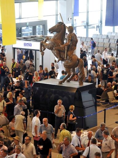 Macedonia Removes Ancient Greek King's Statue from Airport