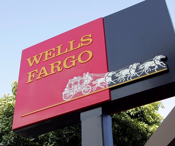 US Banks Report Tighter Credit, Weaker Loan Demand