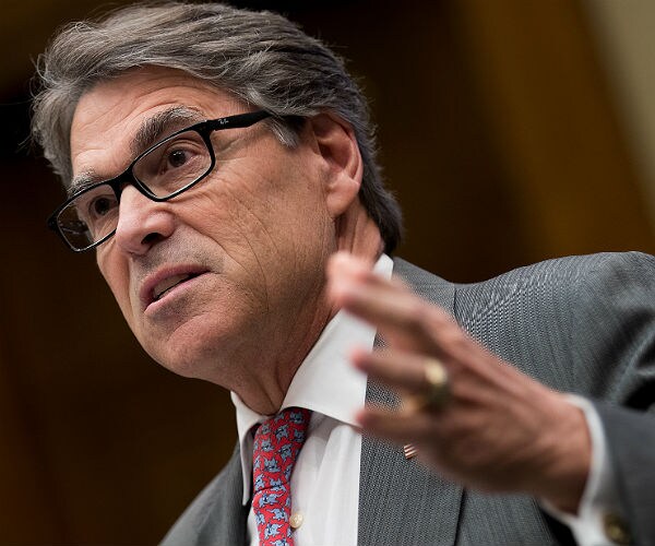 Rick Perry: I'm Not Leaving Energy Dept. to Take Over VA