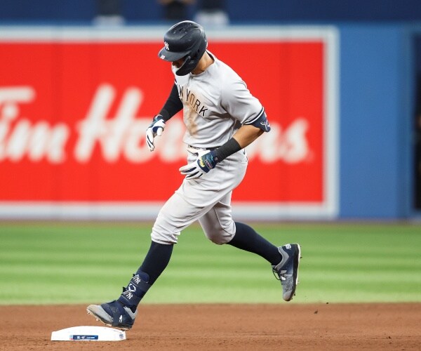 aaron judge runs the bases