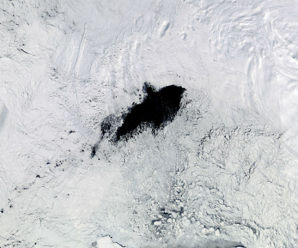Hole in Antarctica Ice the Size of Maine Opens Up, But Why?