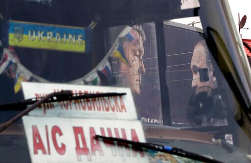 Ukraine's Presidential Candidate Pushes for New Parliament