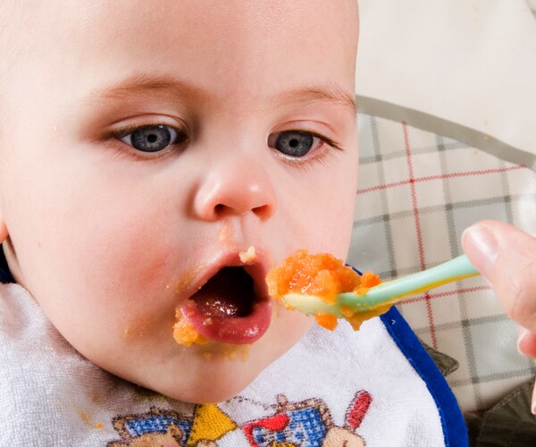 Early Introduction to Eggs, Peanuts May Lower Allergy Risk