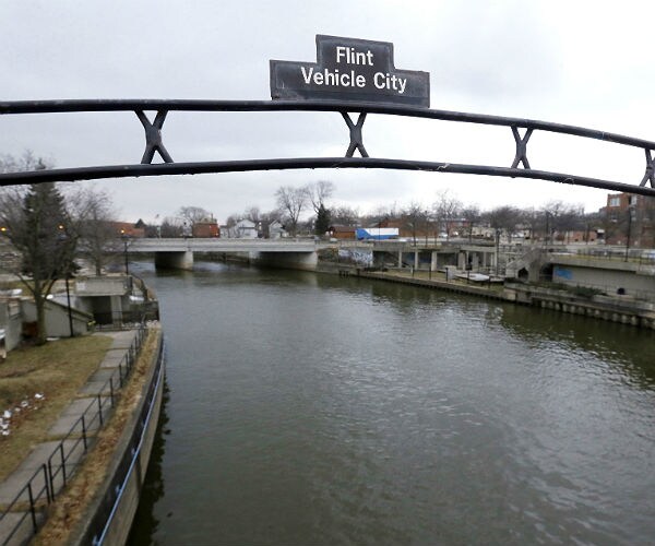 Senate Approves Bill for Water Projects; Millions for Flint