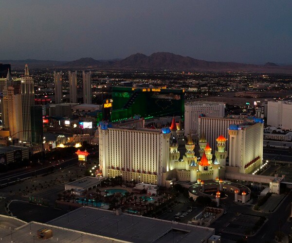 Hotel and Casino Group MGM Resorts Lays Off 18,000