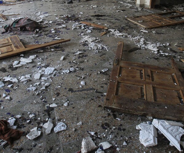 Bomb Blast Kills 22, Wounds at Least 50 in NW Pakistan