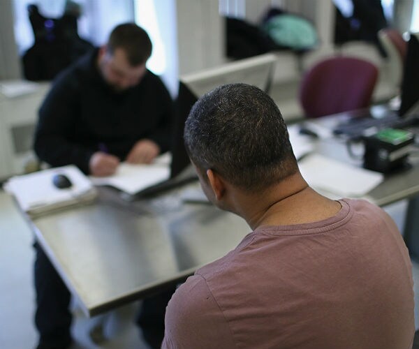 Trump Administration Pauses Legal Orientation for Immigrants