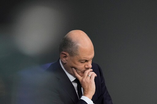 Scholz Says That Germany Needs to Expand Deportations of Rejected Asylum-seekers