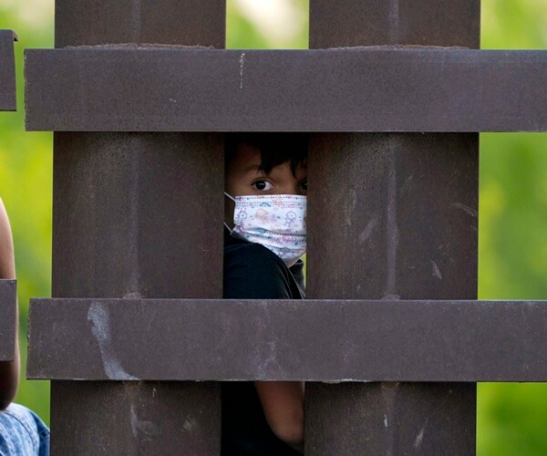 Mexican Troops Disrupt Migrants Heading North From Border