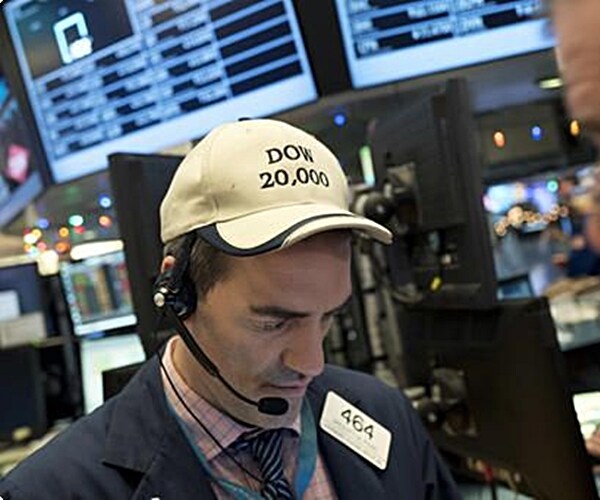 Dow Comes Within 1 Point of 20,000 as Indexes at Records