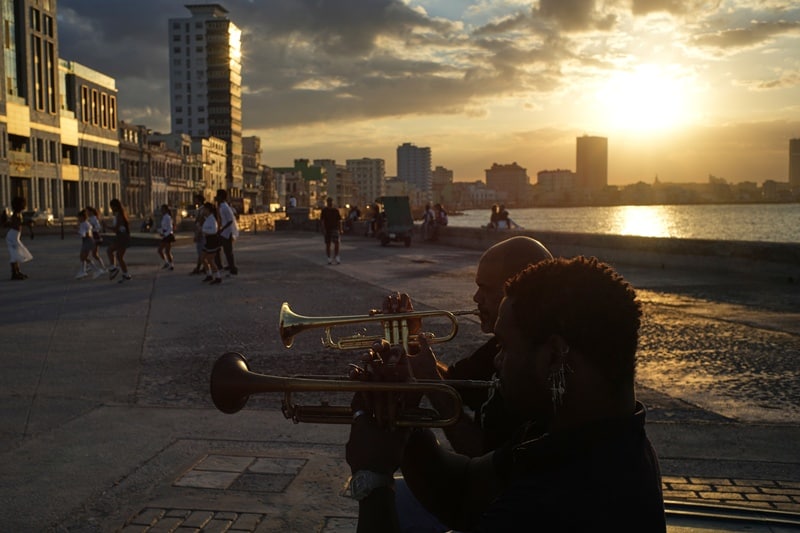 Trump Warns Cuba to Make Deal With US