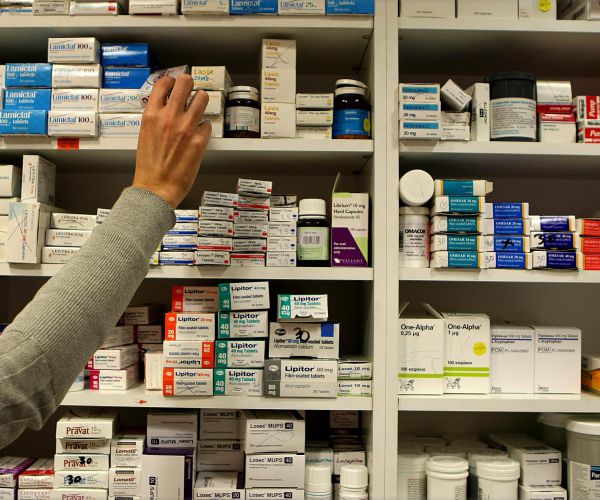 Vermont Governor Signs Law Allowing Prescription Drugs from Canada