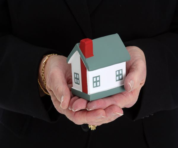 5 Questions to Ask Yourself Before Downsizing