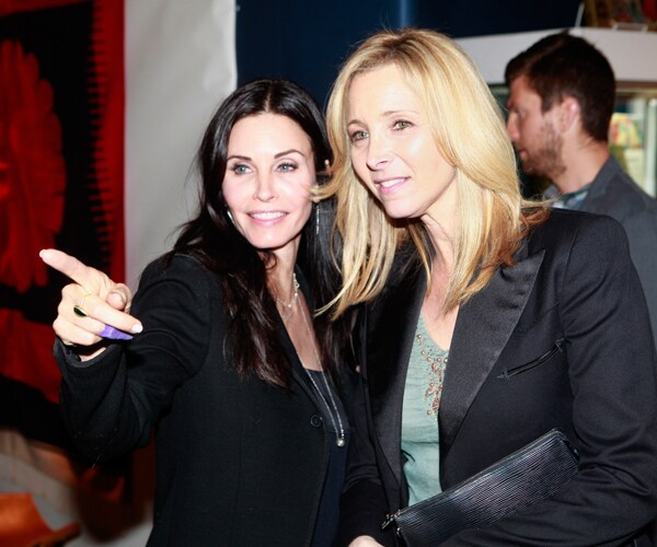 friends actresses courteney cox and lisa kudrow