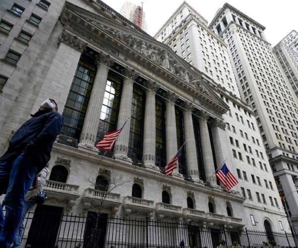 Futures Struggle for Direction Ahead of Key Jobs Data, Earnings