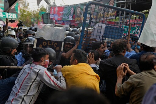 Clashes Erupt in Pakistan as Police Try to Arrest Imran Khan