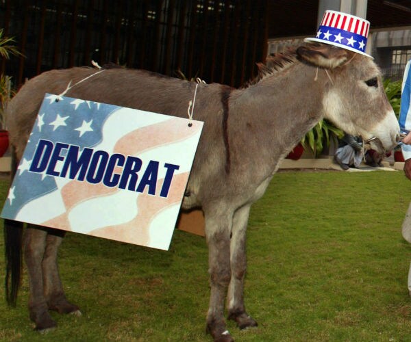 Photo Fiasco: DNC Mistakes Elderly Poles for US Vets