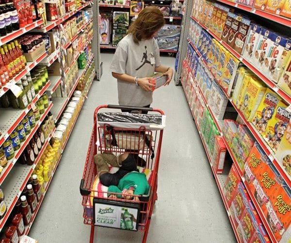 US Consumer Confidence Improves Modestly