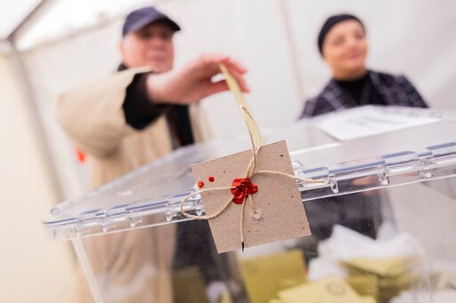 Turkish Citizens Abroad Begin Voting in National Election