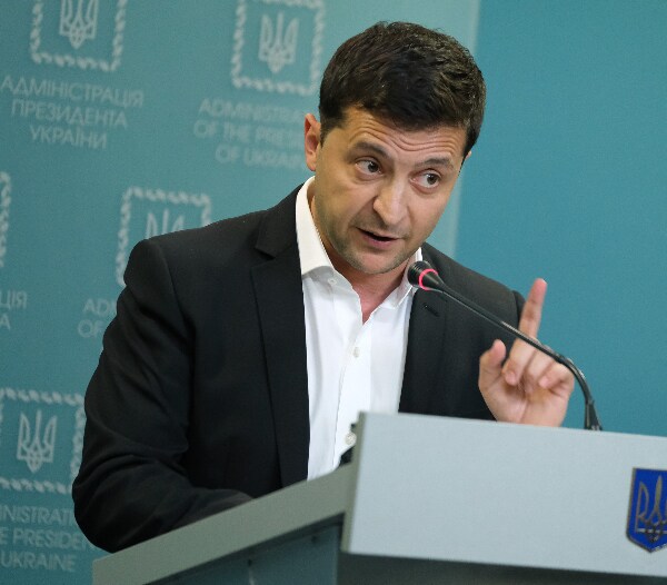 Zelenskyy: Ukraine Wants Peace but Won't Cede Land to Putin