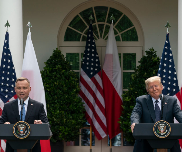 Should America Gift Poland a Nuclear Weapon? 