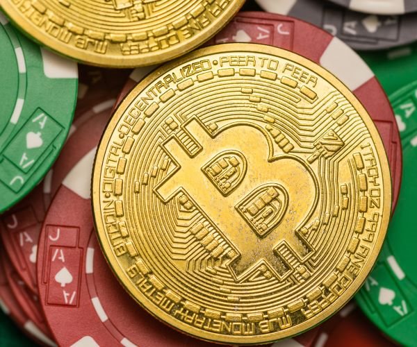 SEC Charges 11 in $300M Crypto Pyramid Scheme