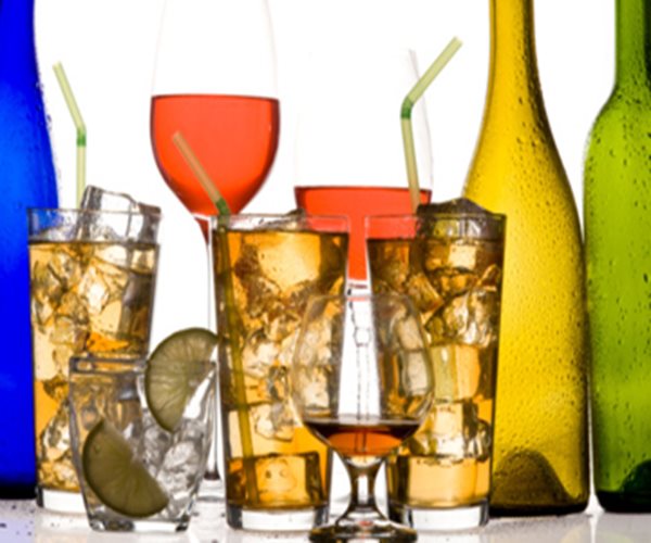 Moderate Drinking Beneficial for Early Alzheimer's