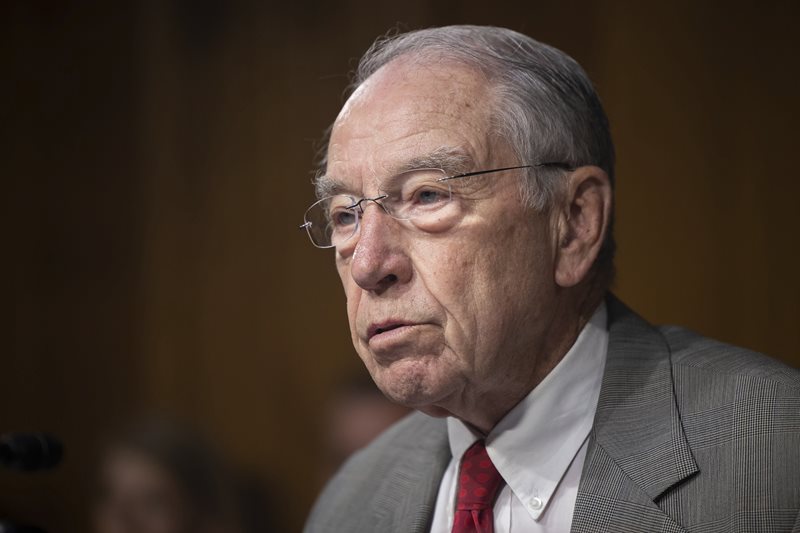 Sen. Grassley: FBI Whistleblowers Allege 'Political Bias' 