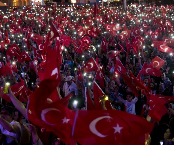 Erdogan Convenes Turkey's Security Chiefs as Purges Reach 60K