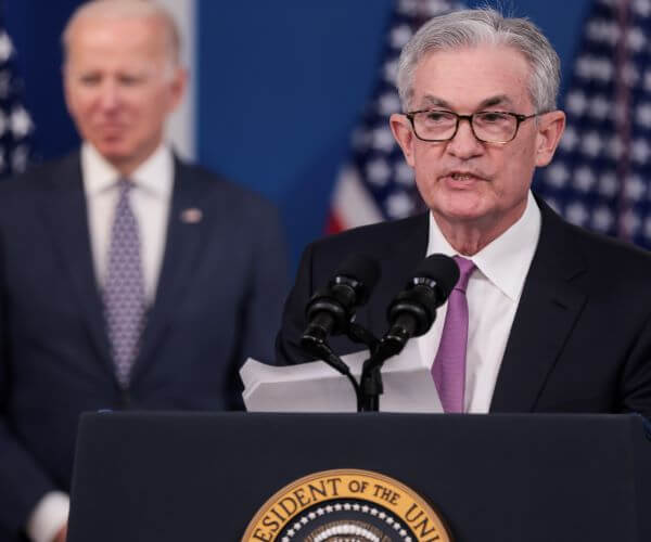 Futures Ease as Investors Seek Clues on Rate Outlook 