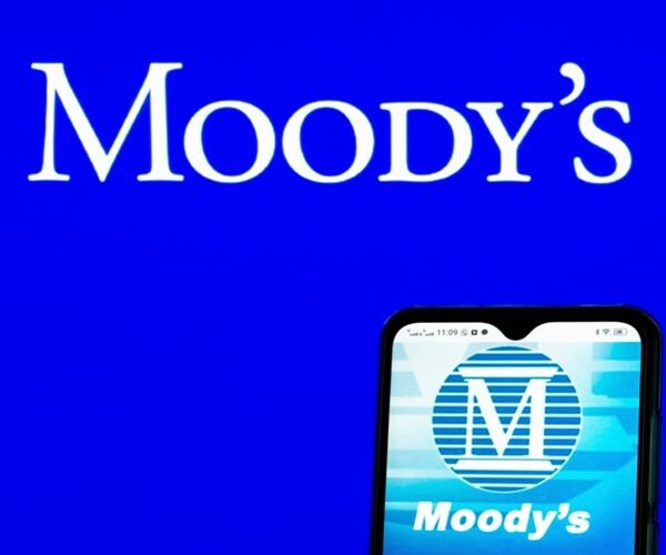 Moody's Downgrades 10 Banks, Warns of More