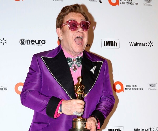 Ailing Elton John Ends Show Abruptly, Leaves in Tears