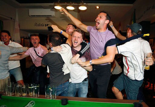 Summer Drinks May Lack Fizz amid Carbon Dioxide Shortage