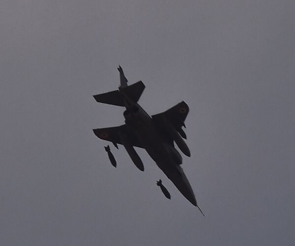 Pakistan Shoots Down 2 Indian Jets